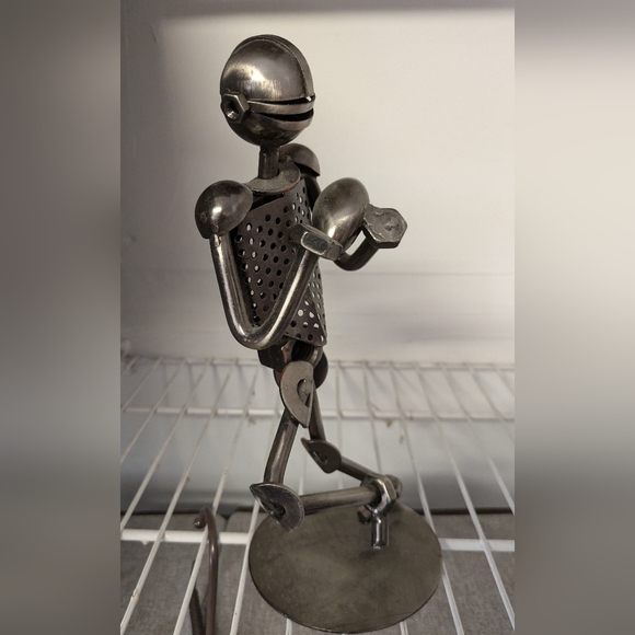 Nuts & Bolts Metal Football Player Figurine BNWT - Picture 3 of 6